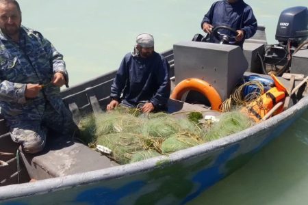 اجرای گشت ساحلی و دریایی توسط نیروهای یگان حفاظت از منابع آبزی شیلات گلستان